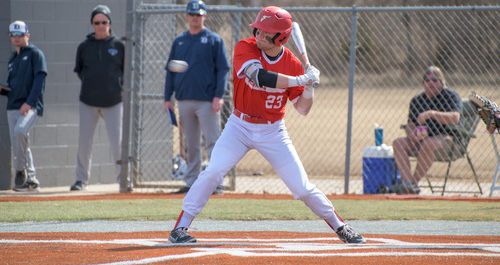 Mavs split with Hesston