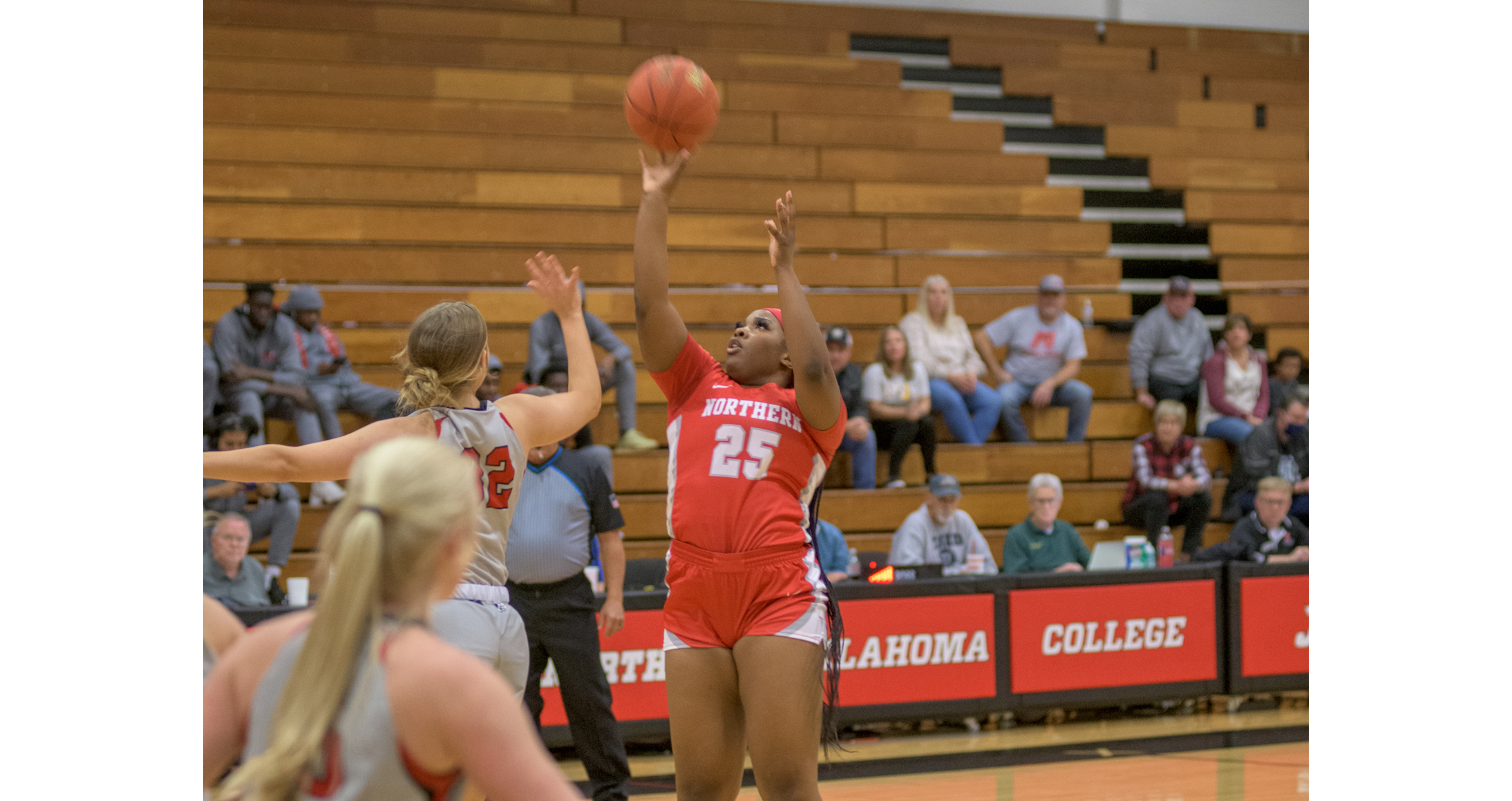 Lady Mavs upended at Murray State 94-57