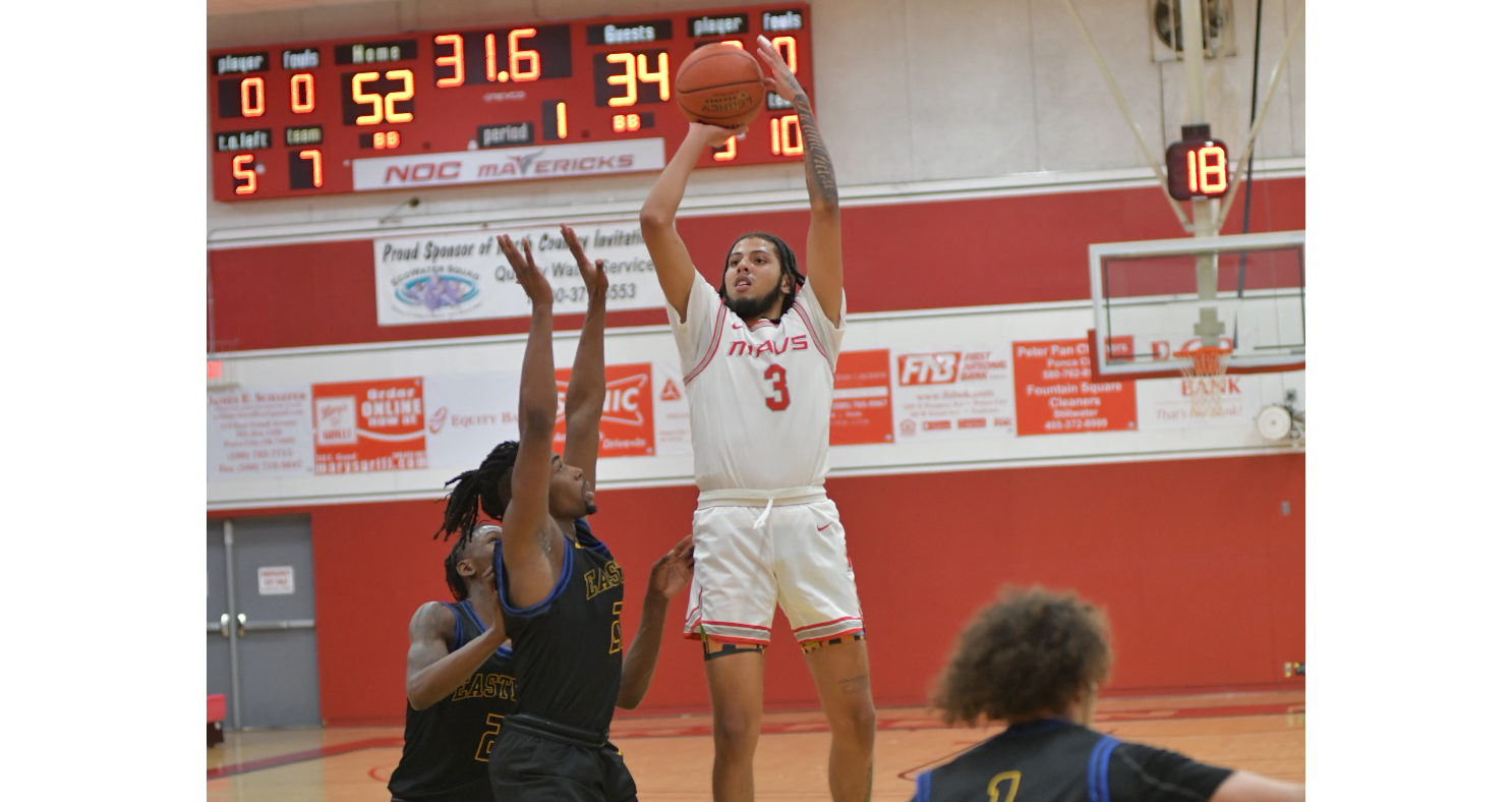 McNeilly leads Mavs past Eastern 105-92