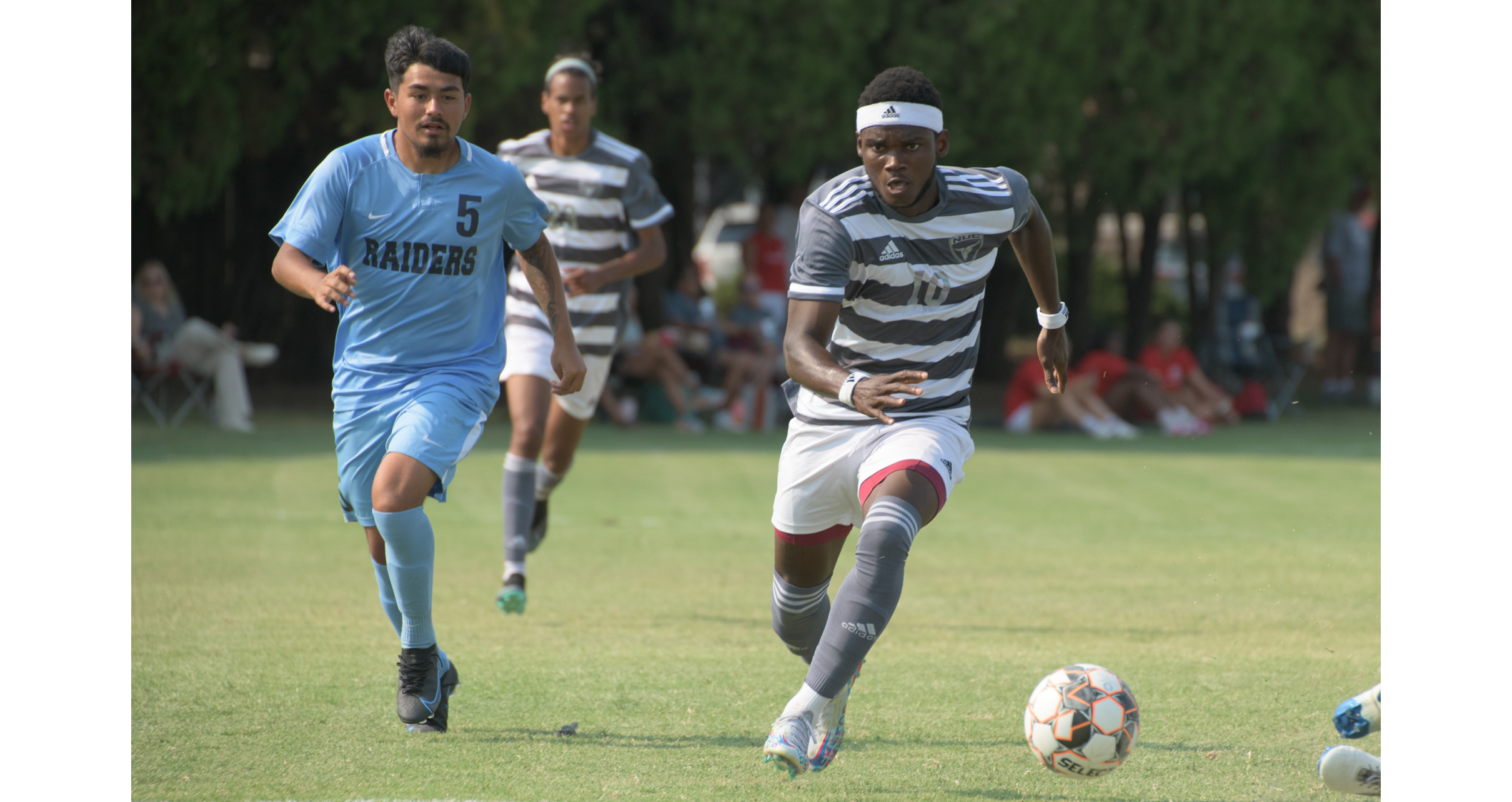 Men's Soccer stays unbeaten in conference