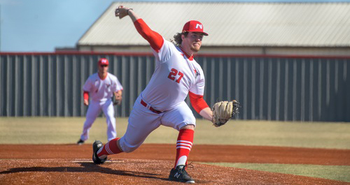 Louthan's complete game leads to Mavs split with National Park