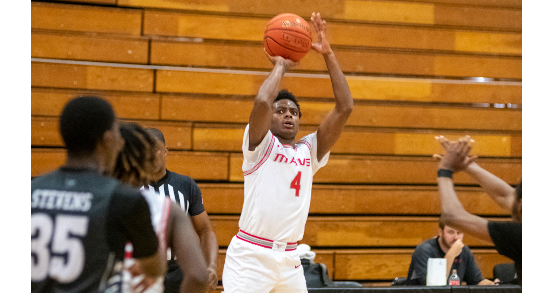 Mavs outlast OnPoint Prep 68-63